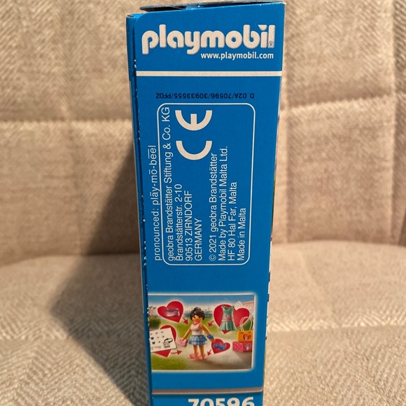Playmobil CityLife Shopping playset #70596. New item for ages 5-12. - Picture 3 of 4